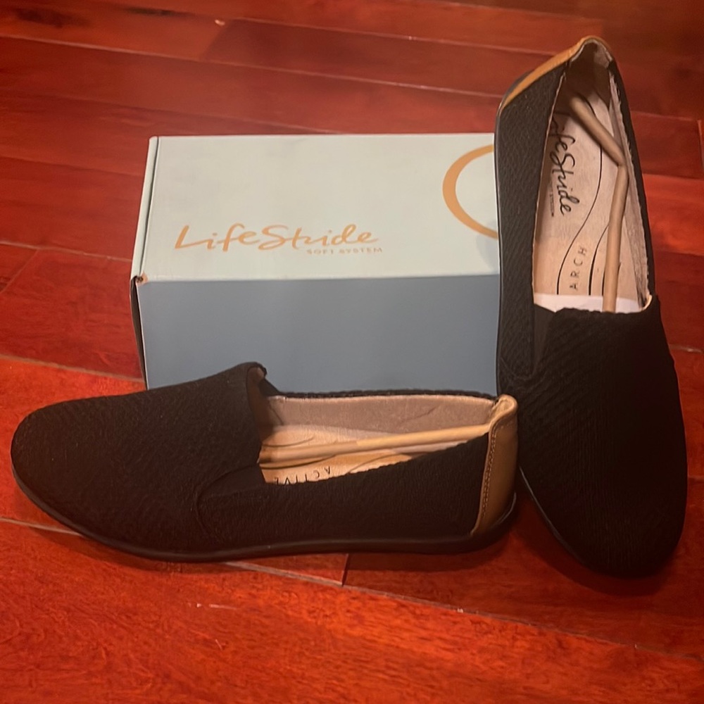 Black knit slip on size 8.5
